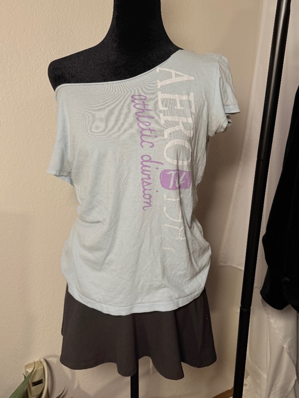 Aeropostale light blue graphic tee